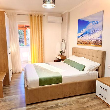 Elite Apartments Durres Bagian luar foto
