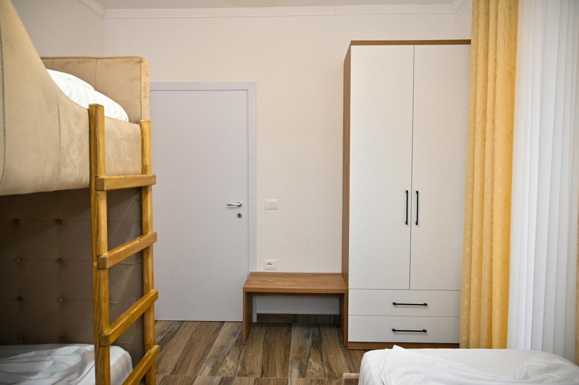 Elite Apartments Durres Bagian luar foto