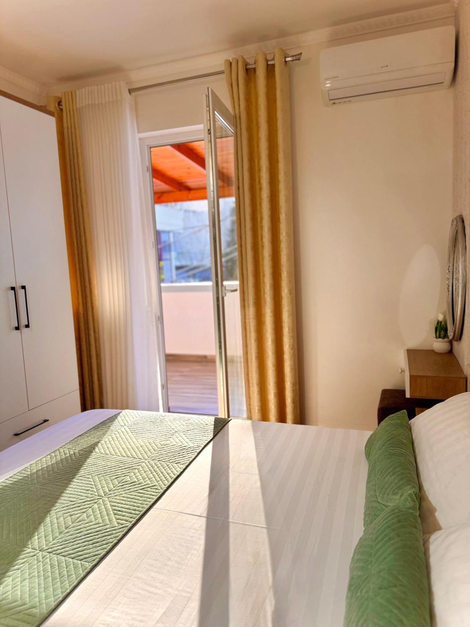 Elite Apartments Durres Bagian luar foto